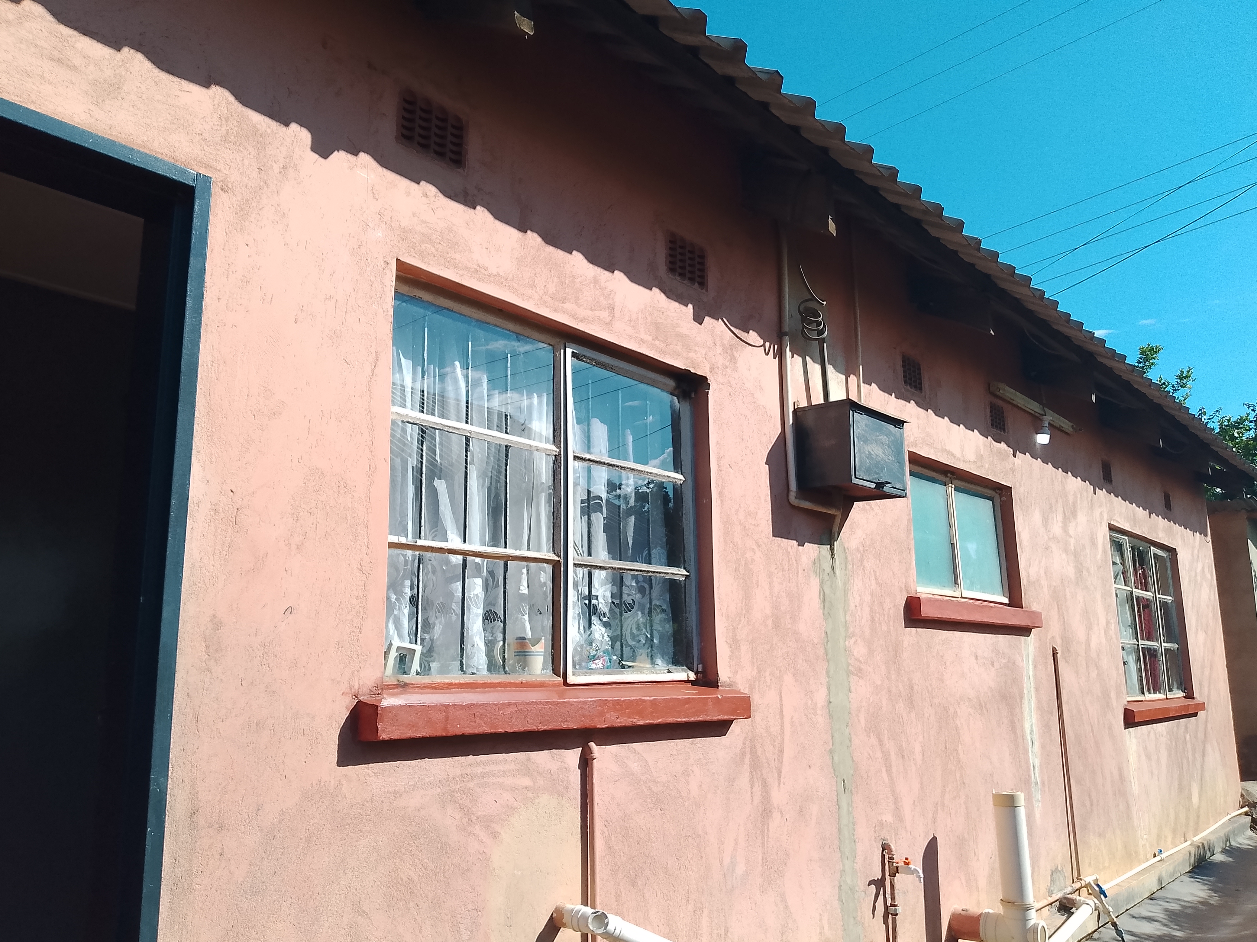 Male only boarding house in Riverside